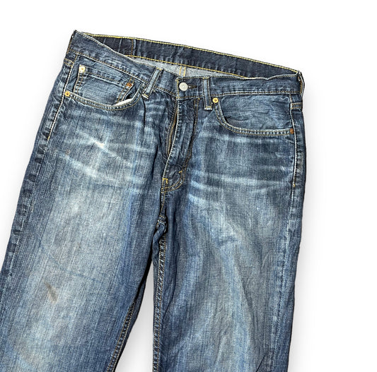 Levi’s baggy jeans
