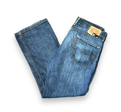 Levi’s baggy jeans