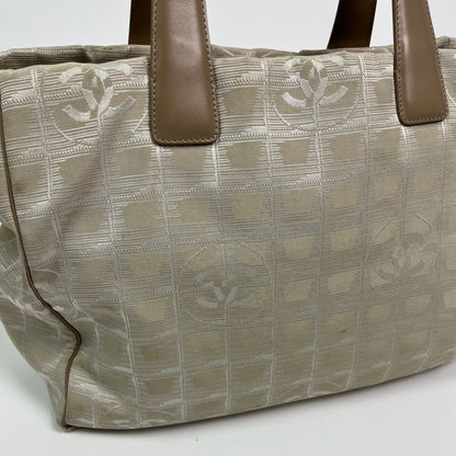 Chanel travelline Handtasche