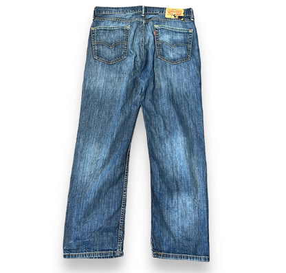 Levi’s baggy jeans