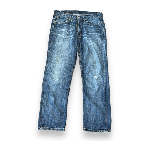 Levi’s baggy jeans